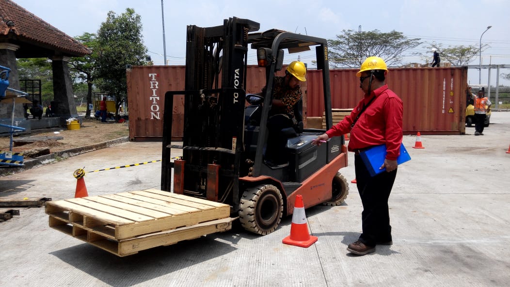 Pelatihan K3 Operator Forklift Inhouse PT HM Sampoerna, 22 s.d 26 Oktober 2018 Jakarta