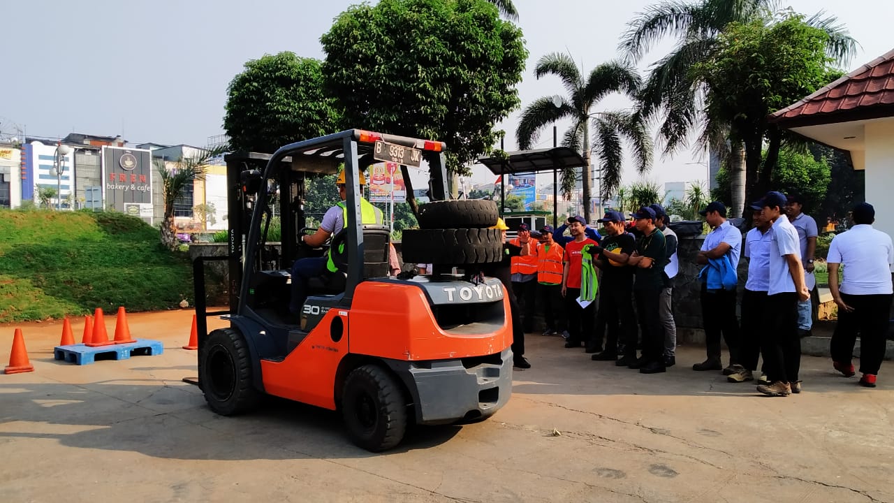 Pelatihan K3 Operator Forklift Publik. Bekasi, 23-25 Juli 2019